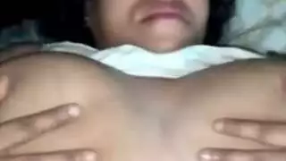 امرأة فاتنة تحب التثقيب المزدوج والعميق