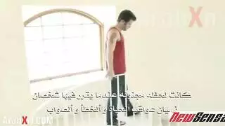 أثداء الأم المثيرة الكبيرة ورغبتها في نسلها إباحي