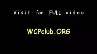 إبنوسية مشعرة تحصل على إيلاج مزدوج بقضيب أسود وهي راكعة تمص