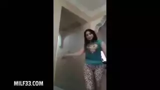 مؤخرة كبيرة لفتاة عربية تترجرج أثناء ركوبها للعضو بقوة