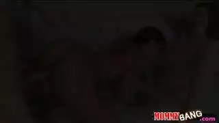 العاهرة الآسيوية جيد تختنق بالقضيب الكبير