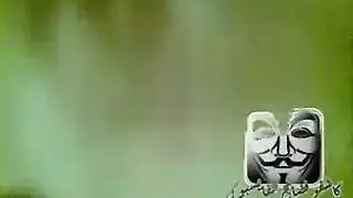 تلعب بزبو برجليها