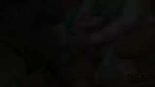 بنت بتدخل اصبعها في كس صديقتها