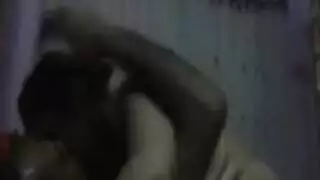 واحد بينيك مرات أبوه