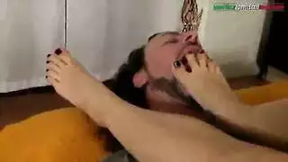 قاصرات بالكاد قانونيات يأخذن زب كبير