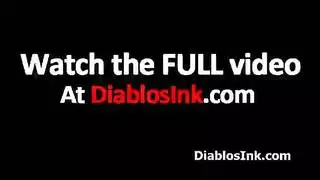 جارتي الشهوانية تمص قضيبي