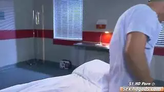 تنزيلات مجانية: فتيات عربيات يأخذن أذرع كبيرة