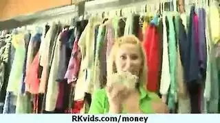 بنات مثيرة تراسلني بصورها العارية على سناب شات