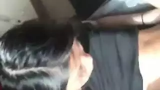 آسيوية ساخنة تمص وتنتهي بالسائل على وجهها