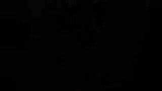 إكس إكس إكس علني في الفصل: جافيت برايس تُصرع على المكتب