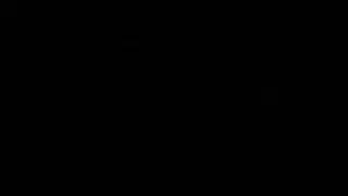 الترجمة: مراهقة من خشب الأبنوس وحلاق بظرها الحلو