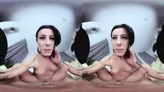 مشهد قضيب اصطناعي صريح سمراء تفتح ساقيها لوحش أرجواني