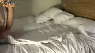 المحرم العائلي: الابنة تشاهد رغبات زوجة الأب الإباحية