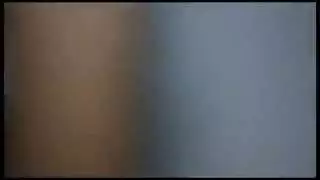 فتاة ممتلئة الجسم ذات مؤخرة كبيرة تركب قضيبًا ضخمًا بإثارة