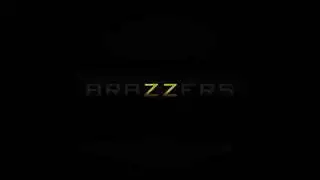 أثداء ناعمة ضخمة وقضيب شجاع نيك شرجي وتدليك أثداء مكثف