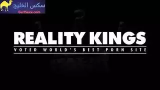 الأخ يعطي أخته العاهرة لعبة جنسية قاسية كهدية