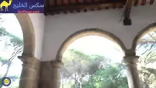 سيدة ناضجة وفتاة شابة تمارسان الجنس السحاقي في غابة بعد رحلة دراجة