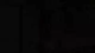 هذه الحسناء اللاتينية تركض على قضيب جاك حتى ينسى اسمه