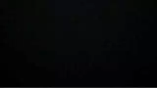 ثلاثي مكثف: جوني سنس يأخذ عاهرتين