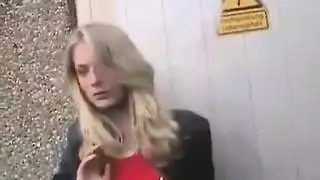 نيك فموي في زي pvc ضيق