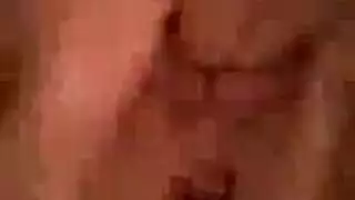  كس مراهقة محلوق ينتظر على الفراش