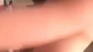 زوج الأم يأمر نيكي هنتسمان لممارسة جنس عنيف