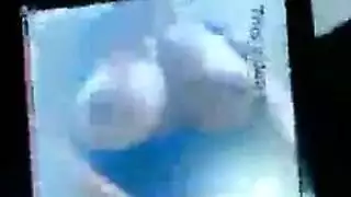 لا تستطيع الحصول على ما يكفي من القضيب في مؤخرتها