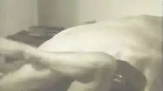 طبيب يغتصبها مريضه غصبا عنها