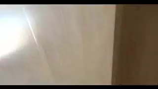 أم سحاقية يائسة تحصل على كسها مأكول من شرموطة وقحة