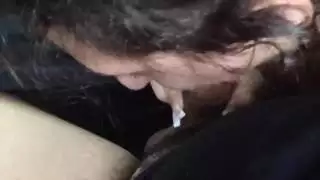 مص قذر: البيمبو تأخذ السائل المنوي على وجهها بالكامل