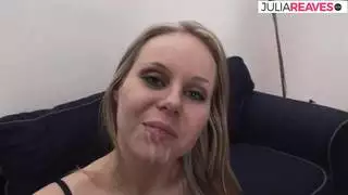 لديه صديقة شقراء ومنحرفة جديدة