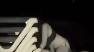 لقاء جنسي حار في غرفة القياس: لحس وكورة كلب