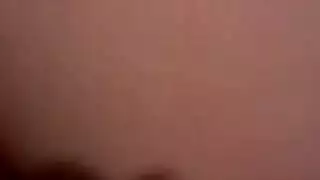 شقراء بالكعب العالي تأخذ إيلاجاً مزدوجاً بمؤخرة ضخمة