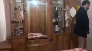 سكس مغربي صريح: أبي يضرب فرج شابة ضيقة