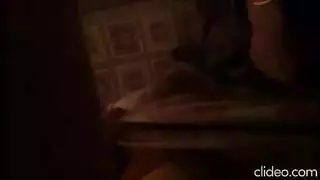 عارضتا المكتب ينكحن كلابي حتى الوصول للهزة الجنسية بصوت عال