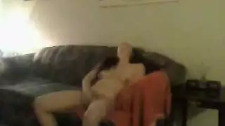 ينيك بنت هيجانة بإيدو في كسها