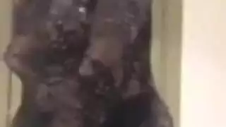 فتاة تركية تتعرض للضرب بقوة