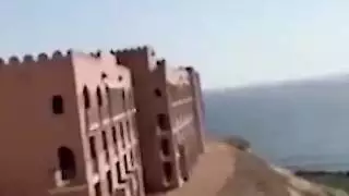 استمناء وعرض أزياء إباحي لفتاة عربية هاوية مركز على فرجها