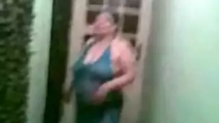رمال الخطيئة: عاهرة مصرية في مشهد إباحي قوي صريح