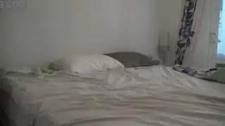 سائح أمريكي عجوز منحرف يمارس الجنس مع عاهرة مسلمة تركية كس مشعر جدًا