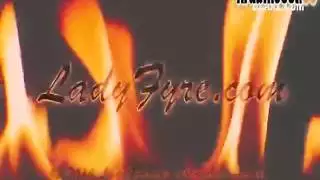 مشكلة مزدوجة: فتى horny يمارس الجنس مع الأم والعمة في فيلم إباحي خام