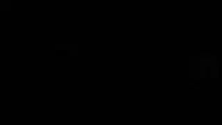 ميلف مدللة مغطاة بالوشم تطالب بعلاقة جماعية خشناء في الحلق العميق