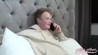 الشقراء المثيرة إلينا أنجل تُدمر فرجها