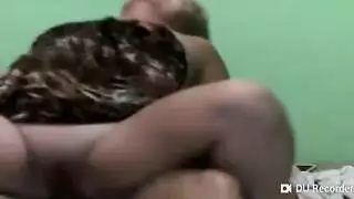 شهوة عائلية متحررة: مطلقة مصرية تأخذ قضيب ابن عمها الكبير