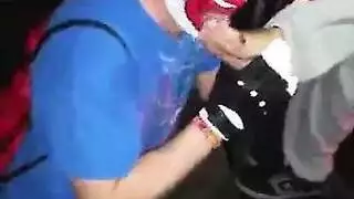 قراءة إيروتيكية تجعل المهرج يقذف في الحمام