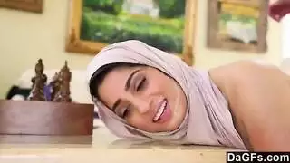 الخدمة المنزلية تتحول لقذف داخلي شرجي