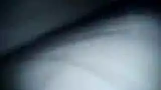 صديقي يبلل قضيبه مع الأم العائدة