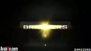 أليكسيس فوكس تحصل على توسيع طيزها بقضيب ضخم بورنو ميلف