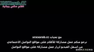 مؤخرة مرتدية دينيم تأخذ جنس شرجي قاسي