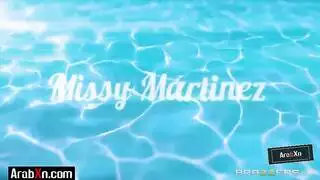 مساج غير متوقع يؤدي إلى نيك ميلف قاسي